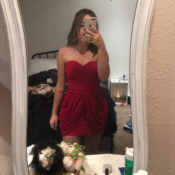 Red sparkling homecoming dress - Picture 1 of 4